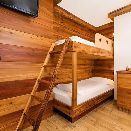 Aurora Hotel 2*