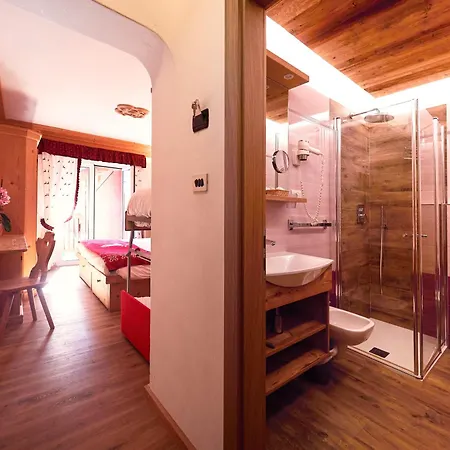 Aurora Hotell 2*